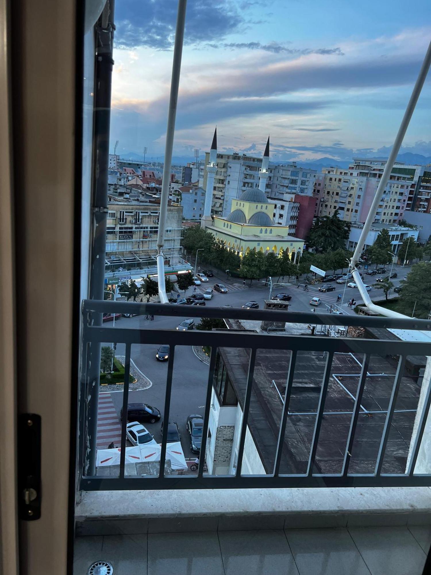 Amy'S Luxury Appartment Shkoder Exterior photo
